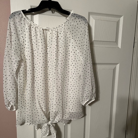Ivory/off white blouse with black polka dots size large. Brand new but no tags. - Picture 1 of 7